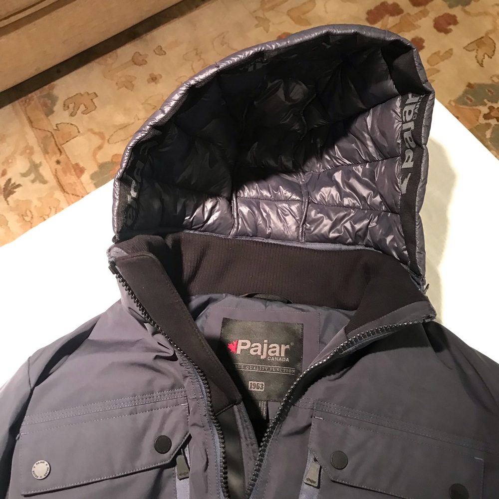 Pajar Canadá Clifton down bomber. Graphite color. Removable hood. WARM!